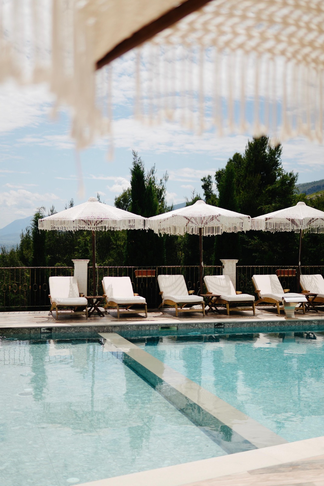 Photo of Cartagena's cathedral at the background and some colonial style houses